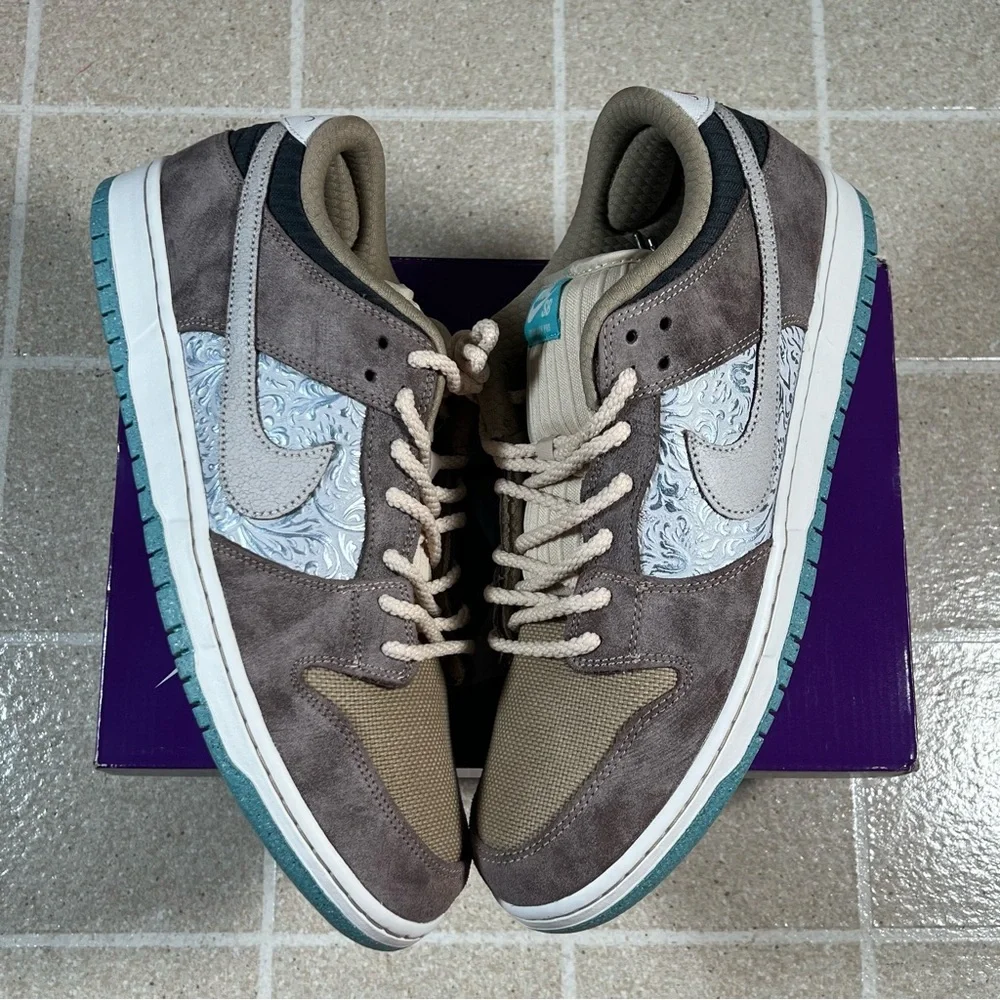 Nike Men's Athletic Shoes Brown Tan Teal Accent